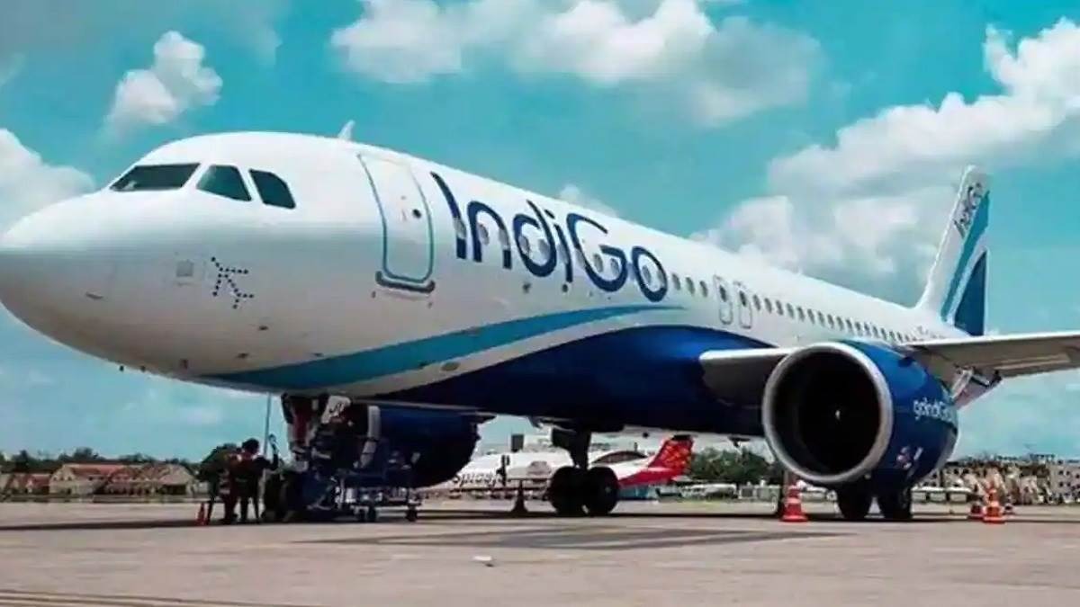 Indigo: दिल्ली-वाराणसी फ्लाइट में यात्रियों की परेशानियों का करना पड़ा सामना...इंडिगो ने मांगी माफी